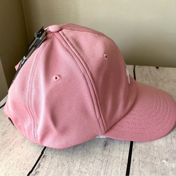 New Under Armour Blitzing Adjustable - Picture 5 of 6